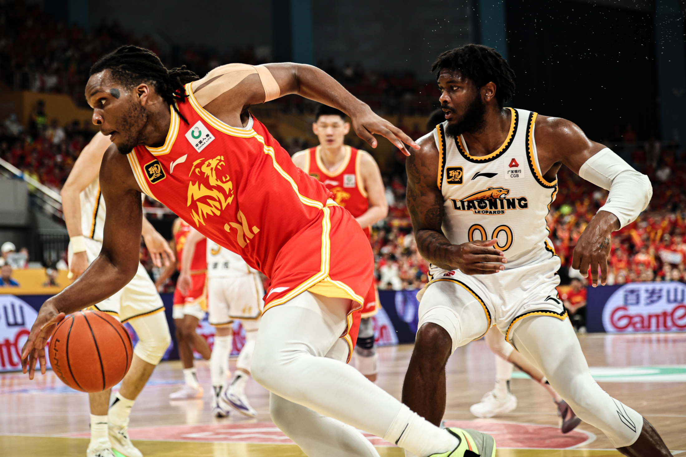 九游游戏-包含NBA总决赛清晨走向成谜,新疆广汇扳平良机,赛场秩序良好,球队文化再被提及的词条