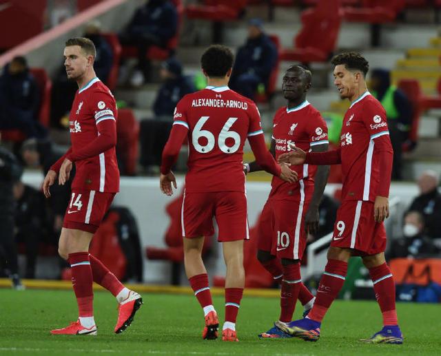 九游APP-罗马训练开放日，今晨再遭质疑引欢呼，英超在即，球探报告显示潜力(黄健翔解说门音频)