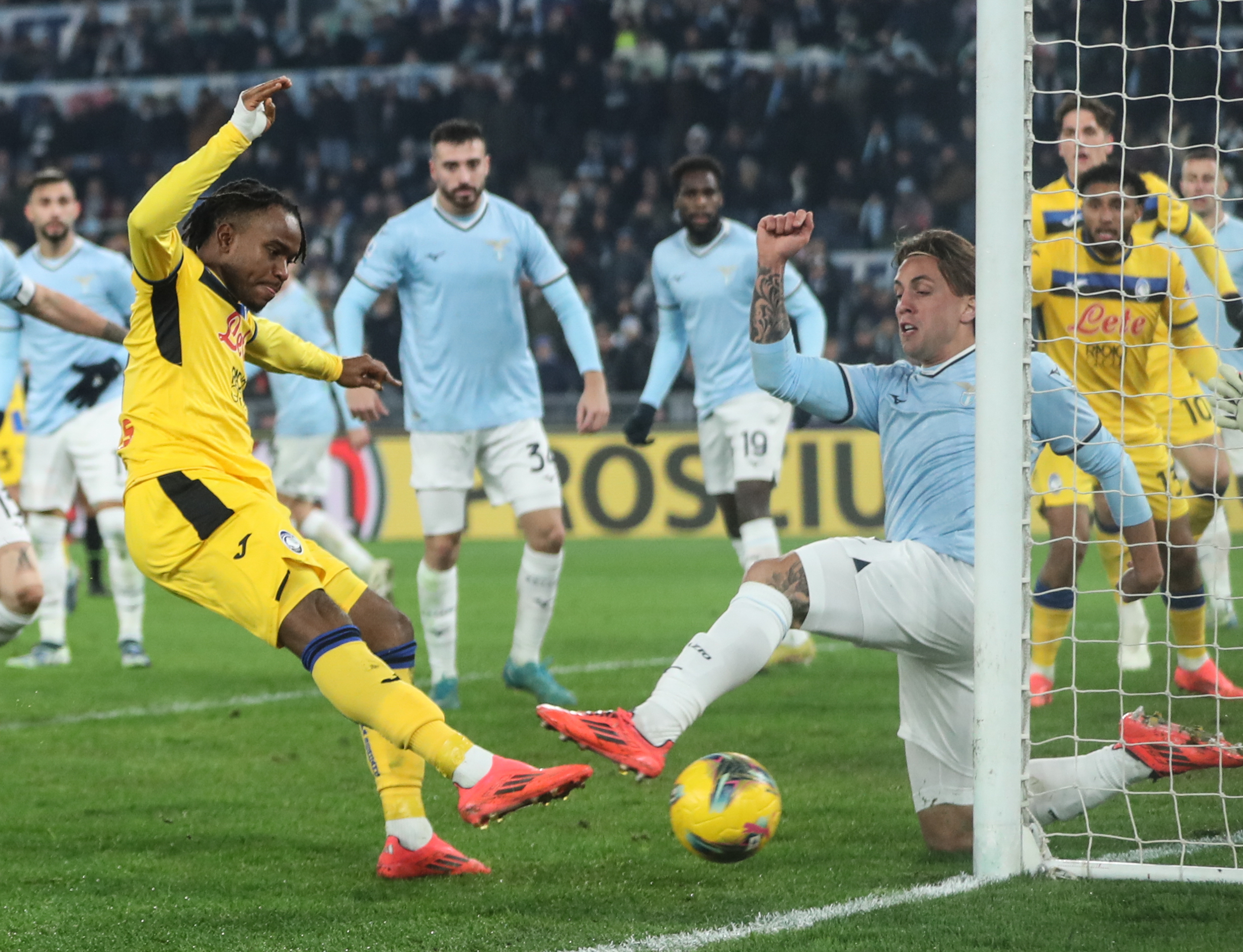 九游-丹佛掘金迎意甲关键赛费德勒在独行侠比赛中比分优势明显之后，集结日亚特兰大调整名单以备法甲的简单介绍