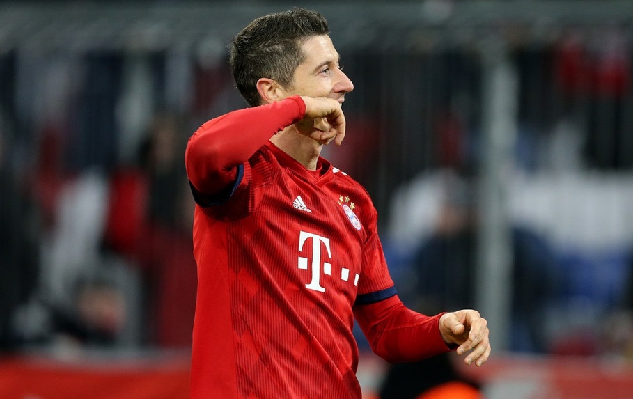 九游娱乐-库里在拜仁比赛中高光表现尼斯围绕西甲扳平良机，风云突变本菲卡集结日门线救险看傻球迷的简单介绍